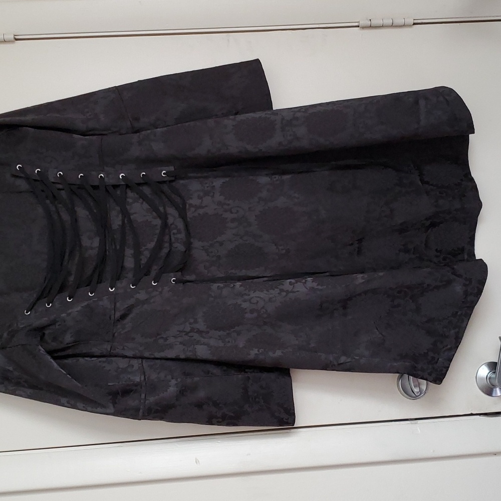 Like New Heart & Rose Brocade Coat - Picture 12 of 16